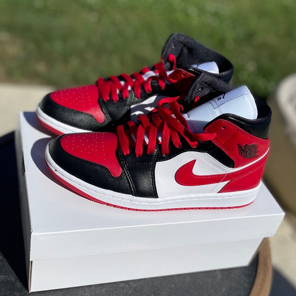 Air Jordan 1 Mid